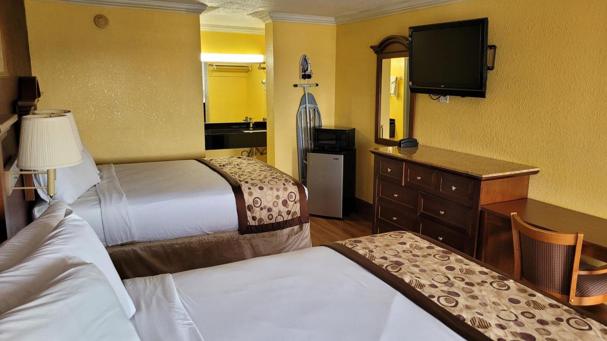 Hotel Americas Value Frost Bank Center